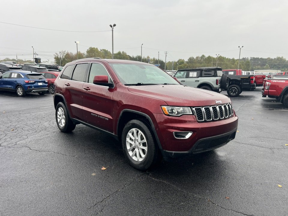 Used 2021 Jeep Grand Cherokee Laredo image 3