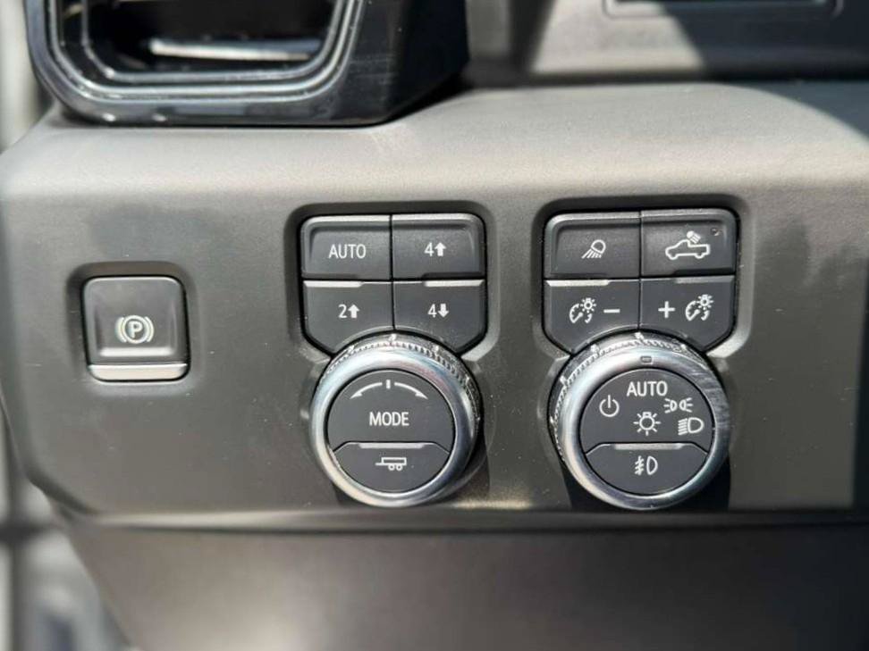 Used 2024 GMC Sierra 1500 AT4 w/ AT4 Preferred Package AWD/4WD image 25