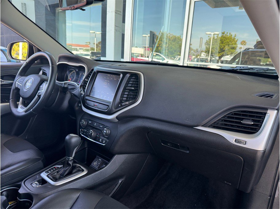 Used 2018 Jeep Cherokee Latitude Plus FWD image 21