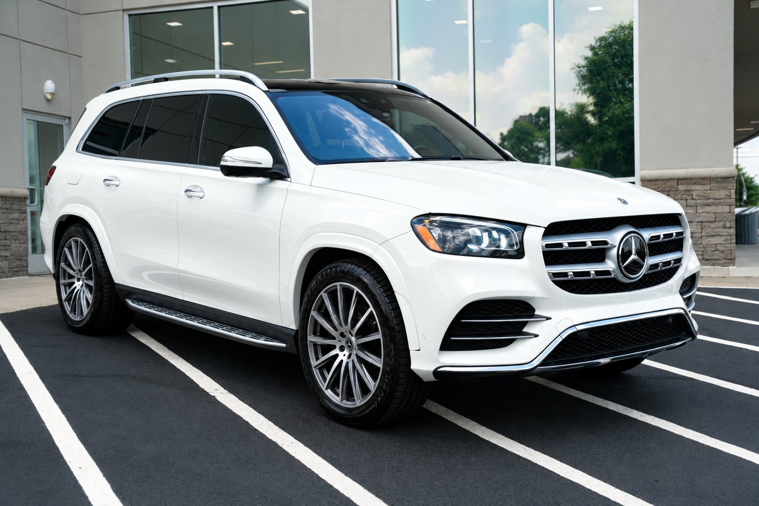 Used 2023 Mercedes-Benz GLS 450 4MATIC image 4