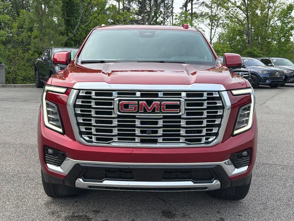Used 2025 GMC Yukon Denali w/ Denali Reserve Package image 3