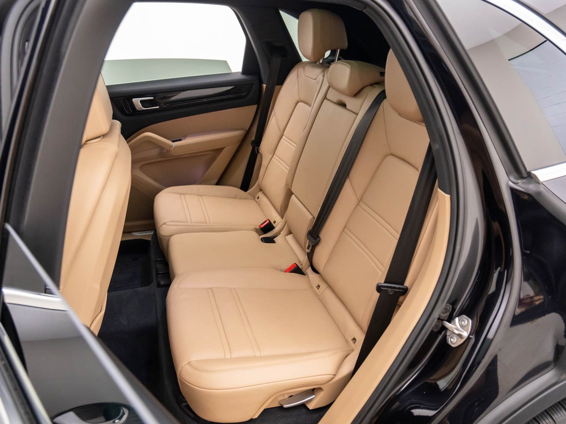 Certified 2020 Porsche Cayenne image 17