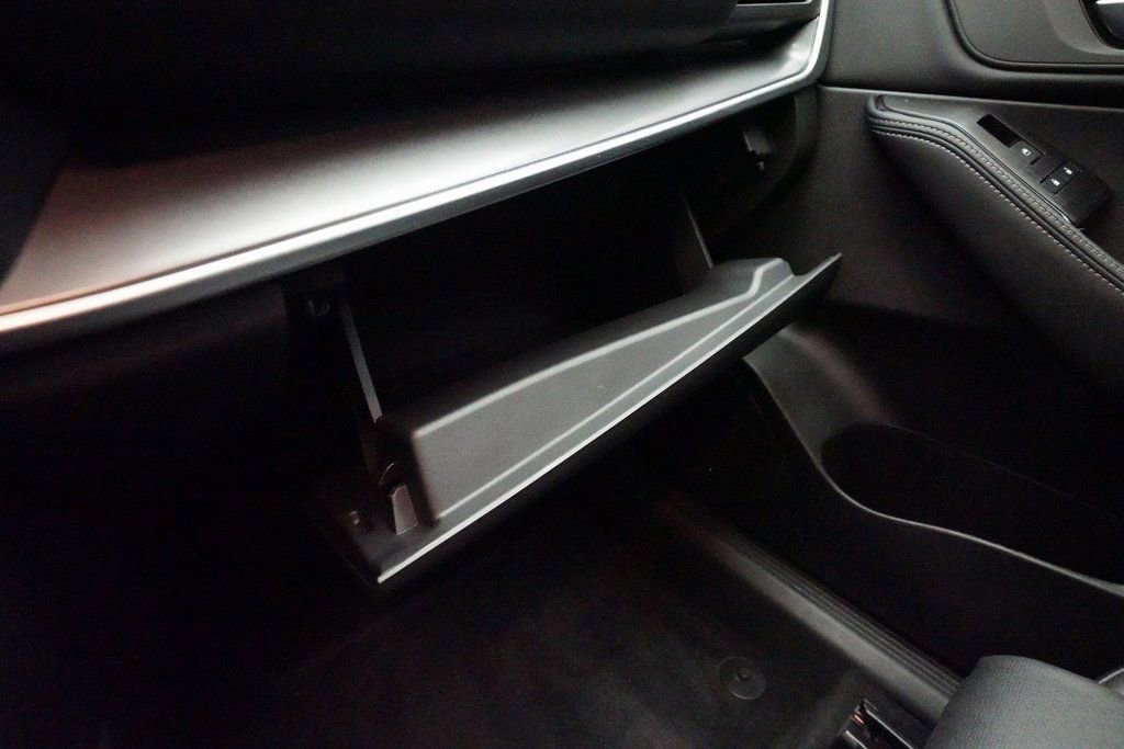 Used 2025 Nissan Rogue SV w/ SV Premium Package image 30