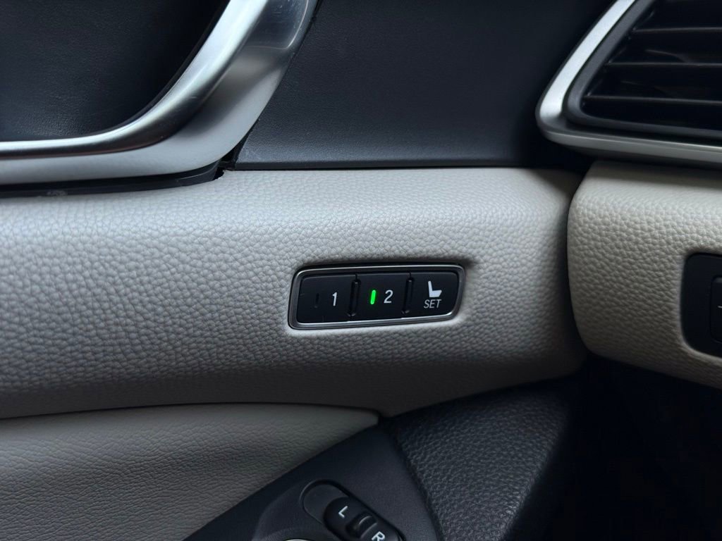 Used 2018 Honda Accord EX-L image 16
