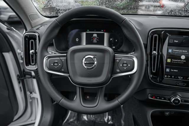 Certified 2025 Volvo XC40 B5 Core w/ Protection Package Premier image 31