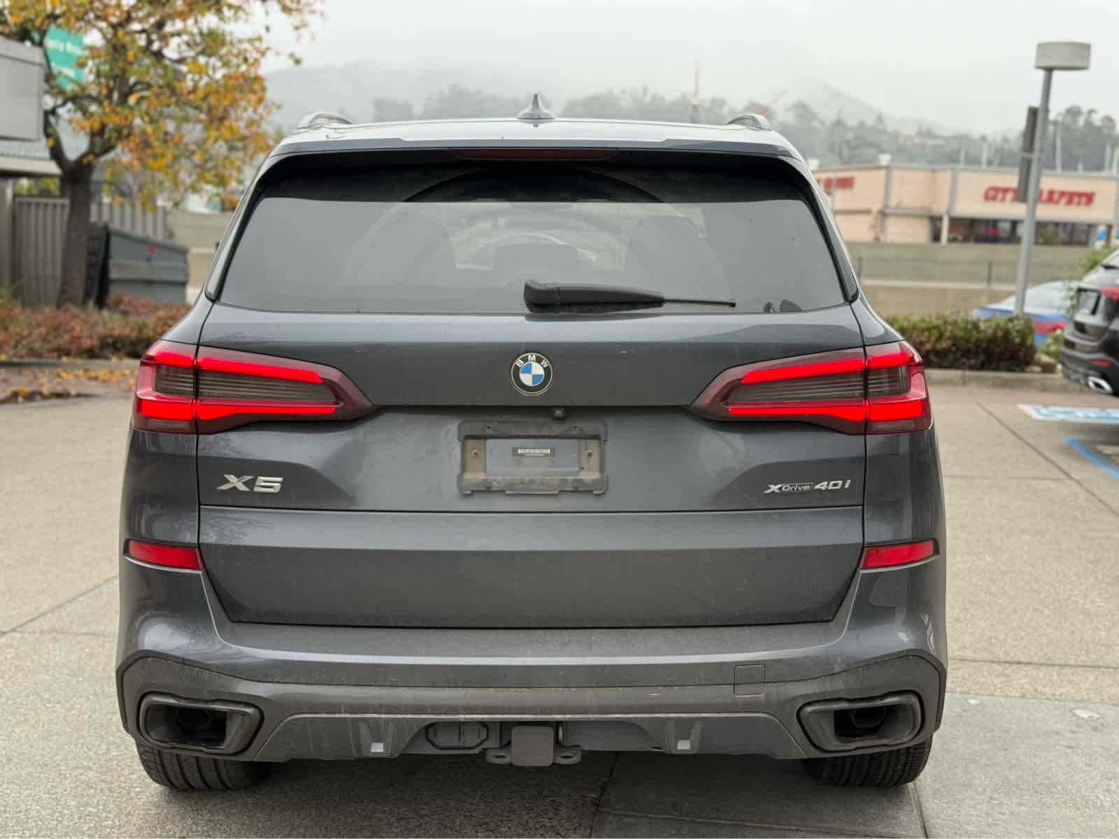 Used 2021 BMW X5 xDrive40i w/ M Sport Package image 3