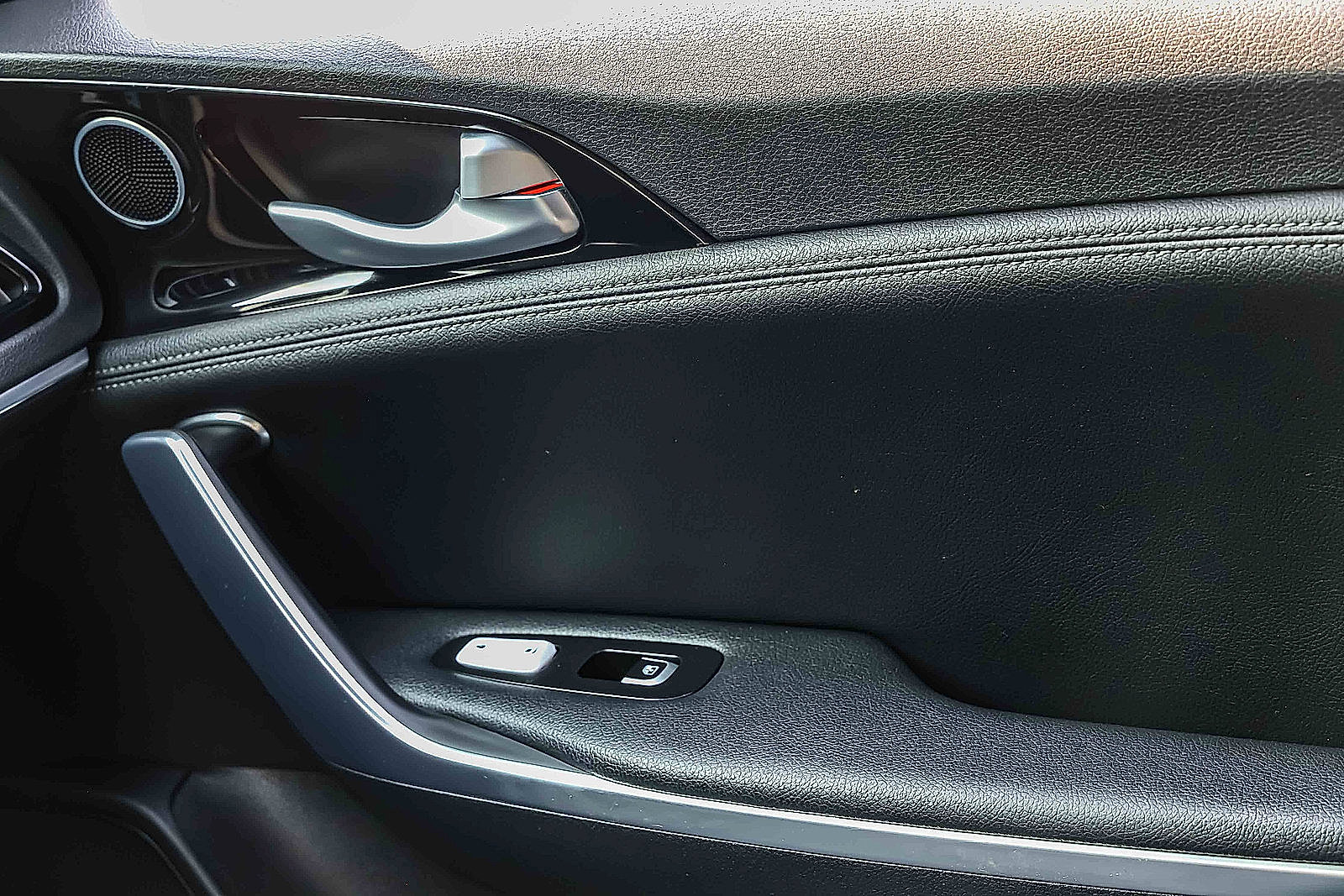 Used 2019 Kia Stinger AWD/4WD image 16