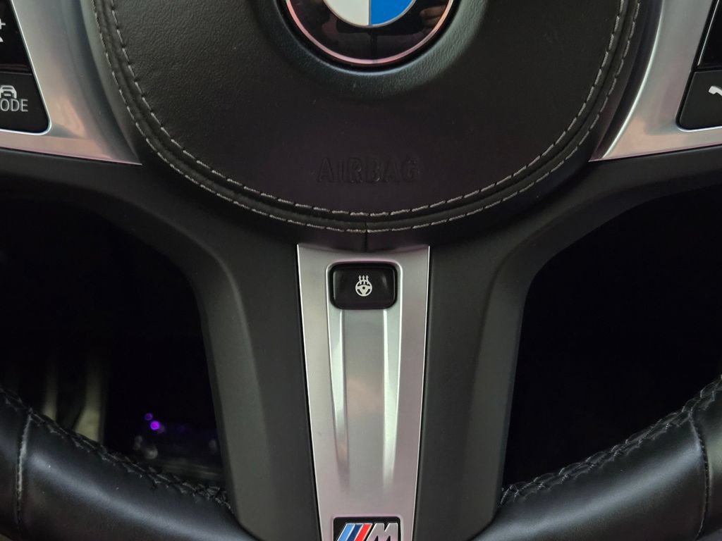 Used 2022 BMW X7 xDrive40i w/ M Sport Package AWD/4WD image 33