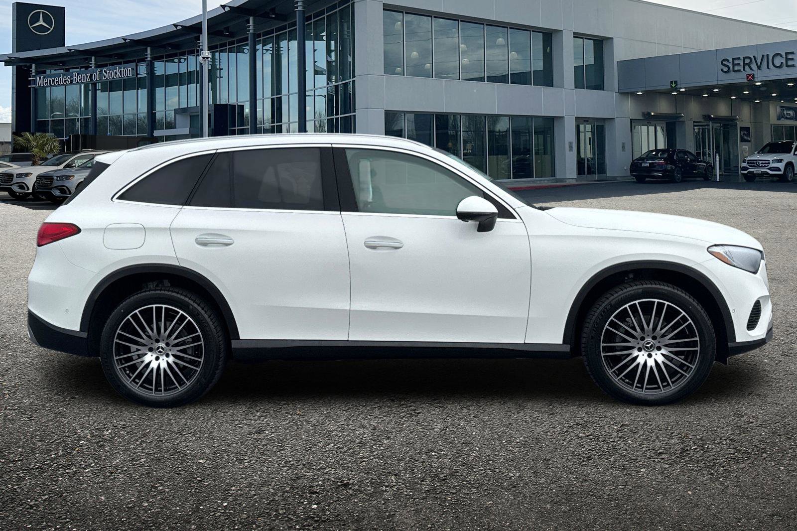 New 2026 Mercedes-Benz GLC 300 4MATIC image 3
