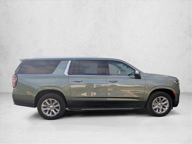 Used 2023 Chevrolet Suburban Premier image 4