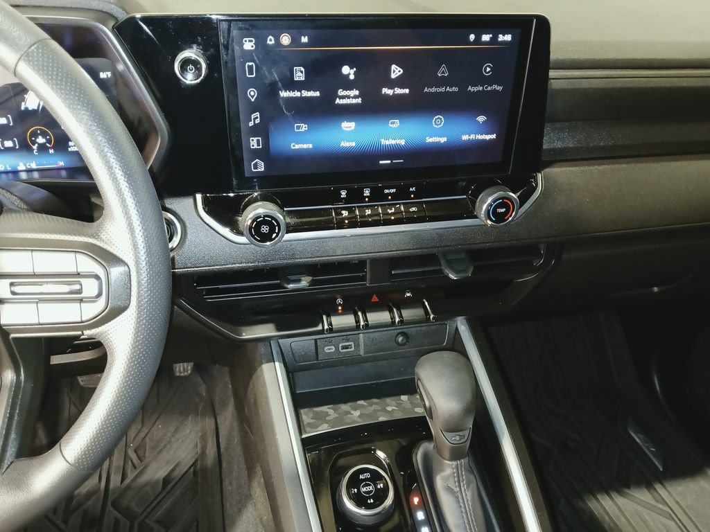 Used 2024 Chevrolet Colorado Trail Boss w/ Technology Package AWD/4WD image 17