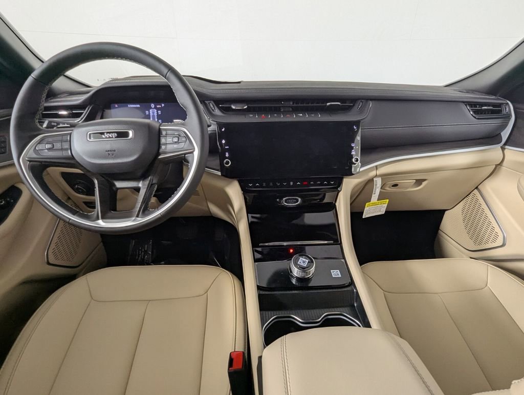 New 2026 Jeep Grand Cherokee Limited w/ Limited Altitude Package RWD image 18