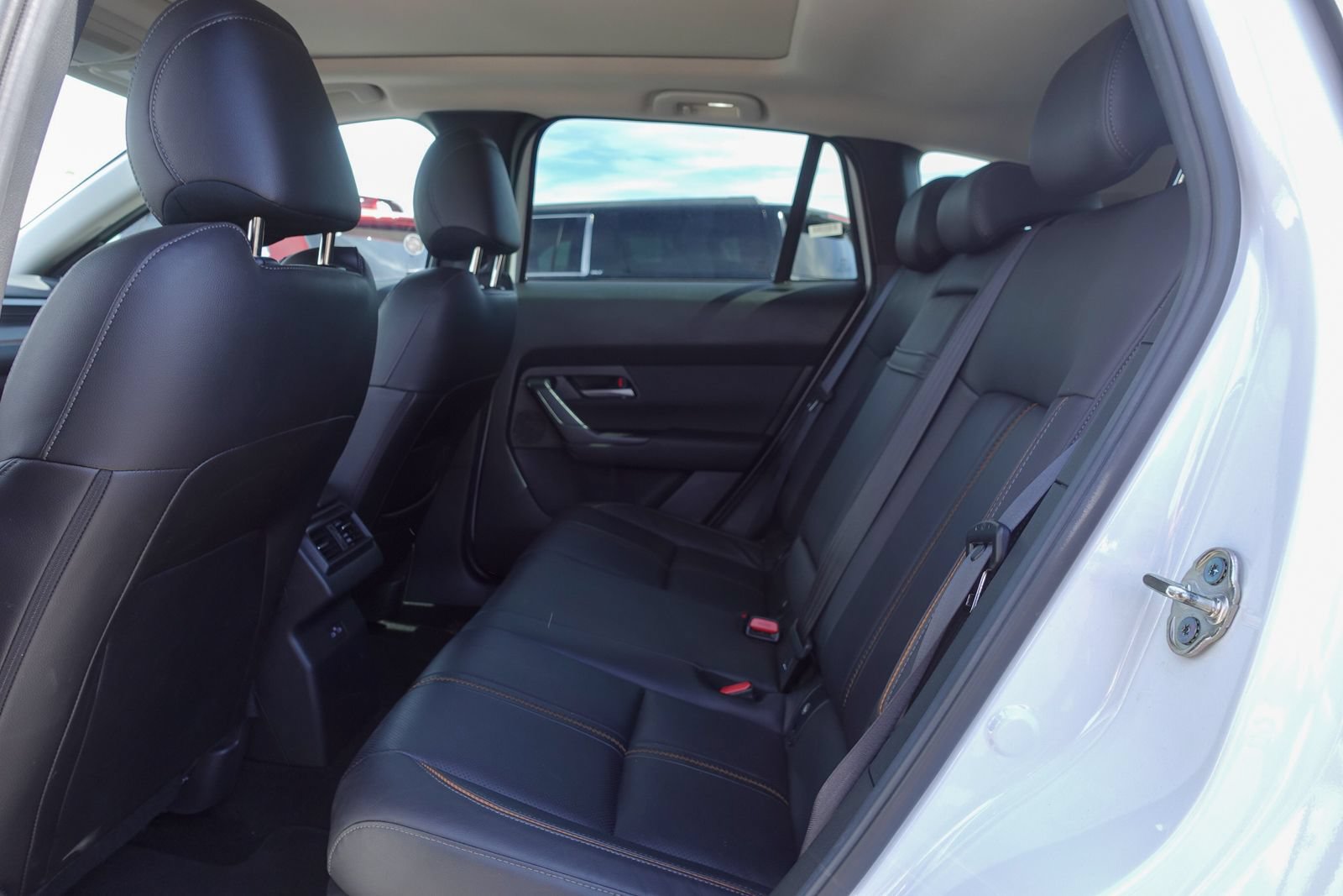 Used 2025 MAZDA CX-50 AWD 2.5 Hybrid w/ Premium Pkg image 14