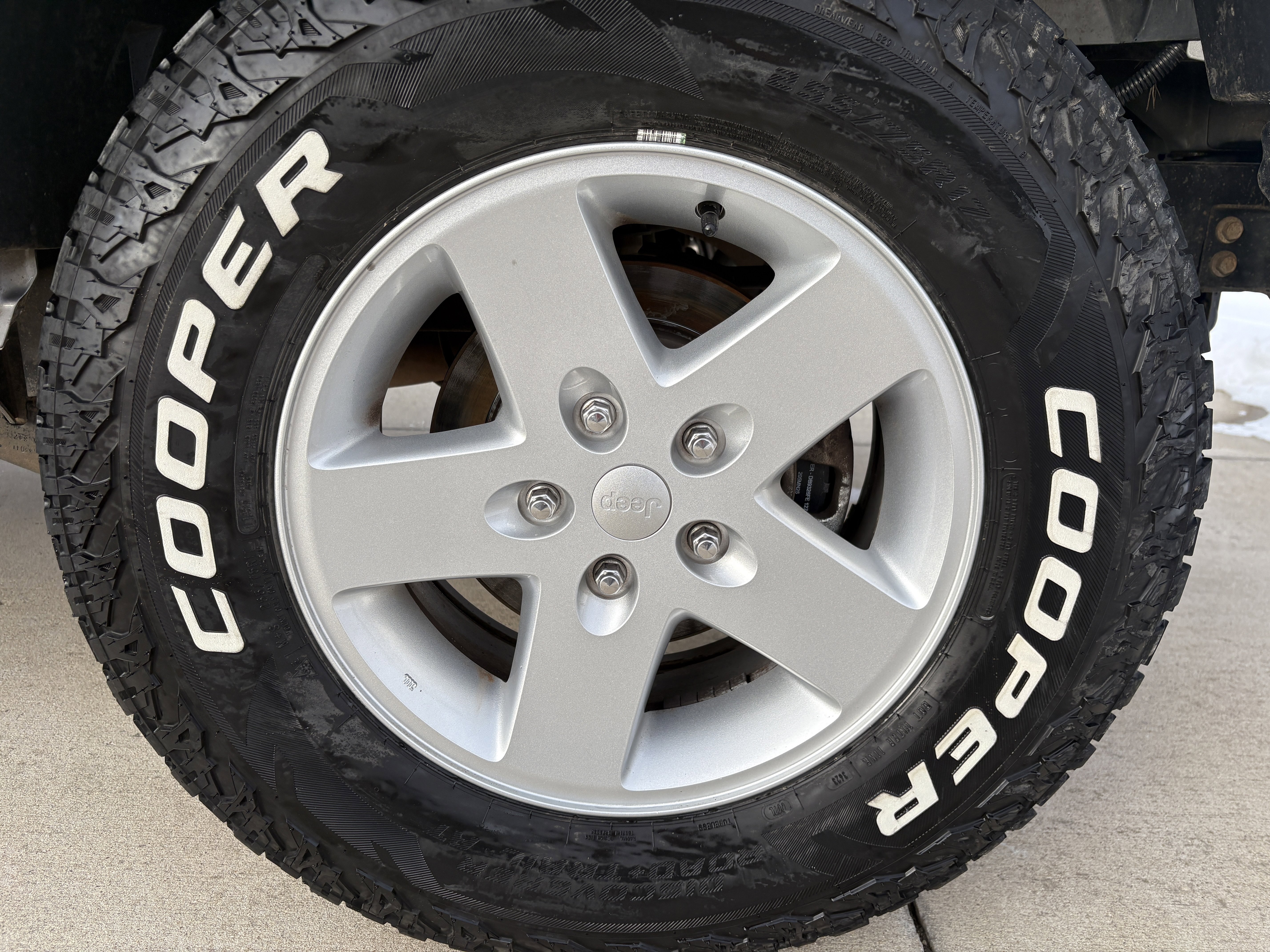 Used 2018 Jeep Wrangler Sport image 34