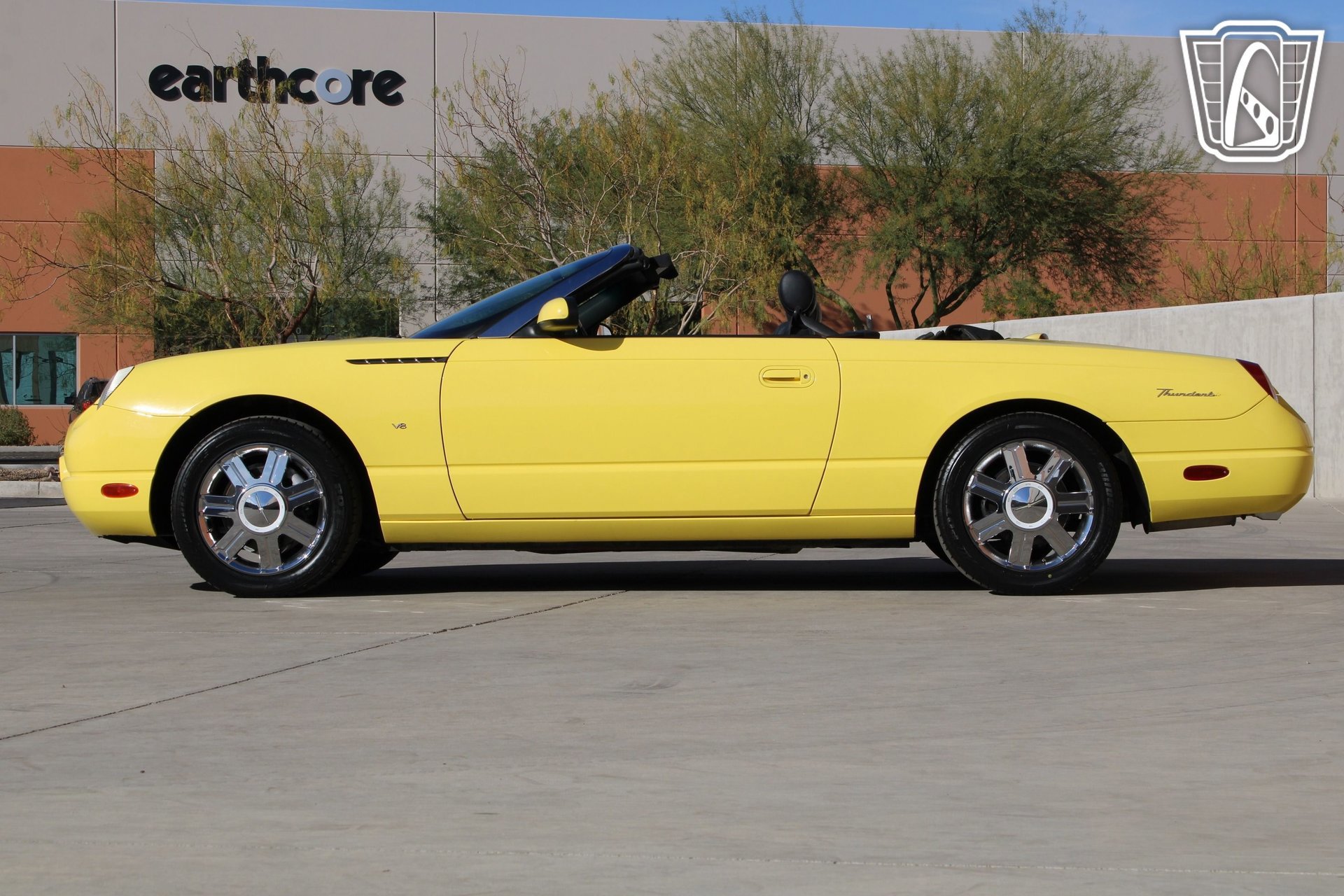 Used 2004 Ford Thunderbird RWD image 26