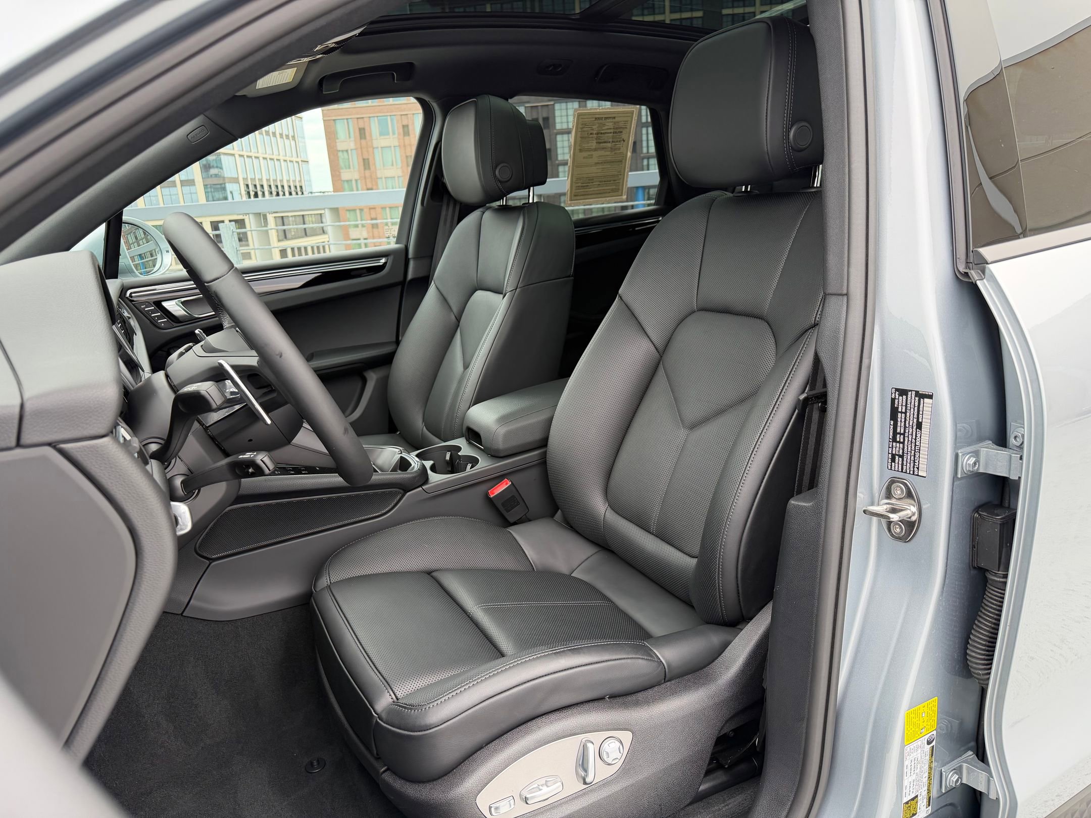 Certified 2026 Porsche Macan image 5