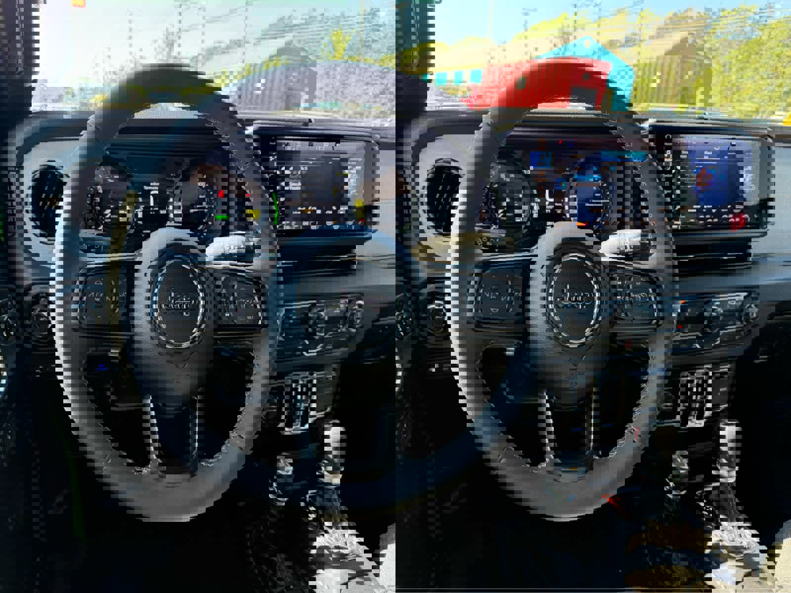 Used 2025 Jeep Wrangler Sport S image 18