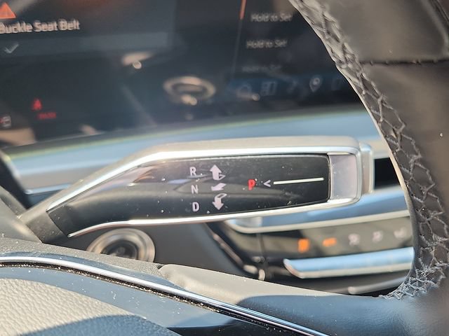 Certified 2024 Cadillac Lyriq Luxury AWD/4WD image 15