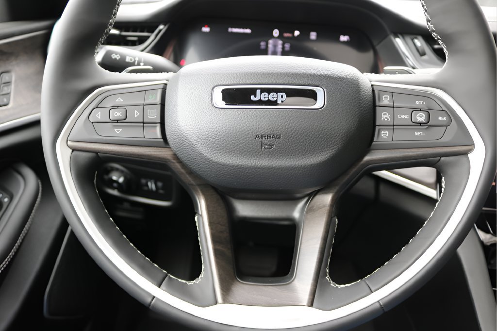 New 2027 Jeep Grand Cherokee Limited AWD/4WD image 22