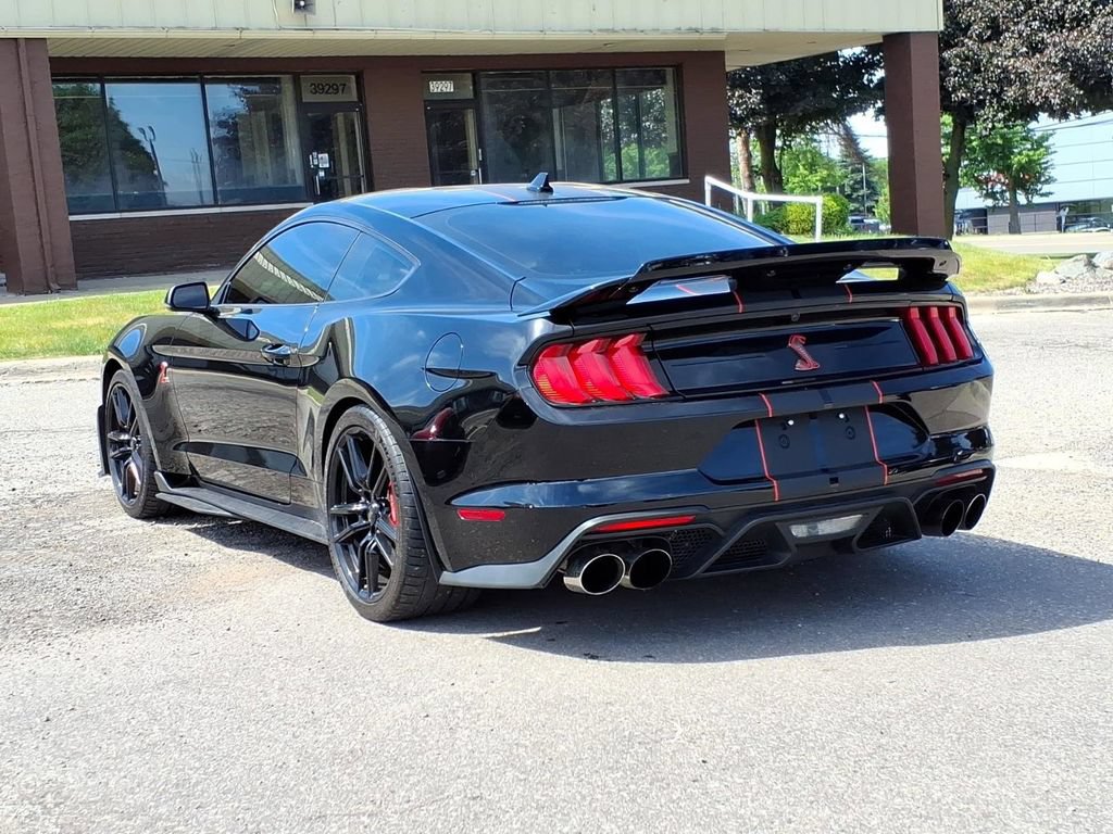 Used 2021 Ford Mustang Shelby GT500 w/ Technology Package RWD image 3