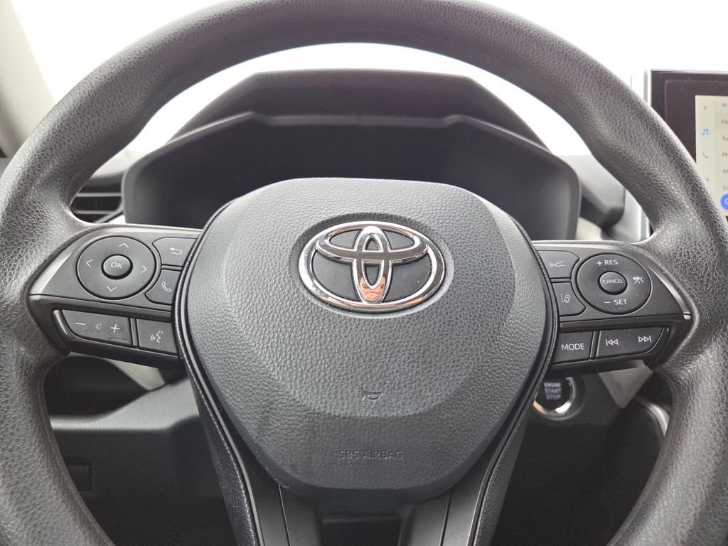 Used 2024 Toyota RAV4 XLE FWD image 29