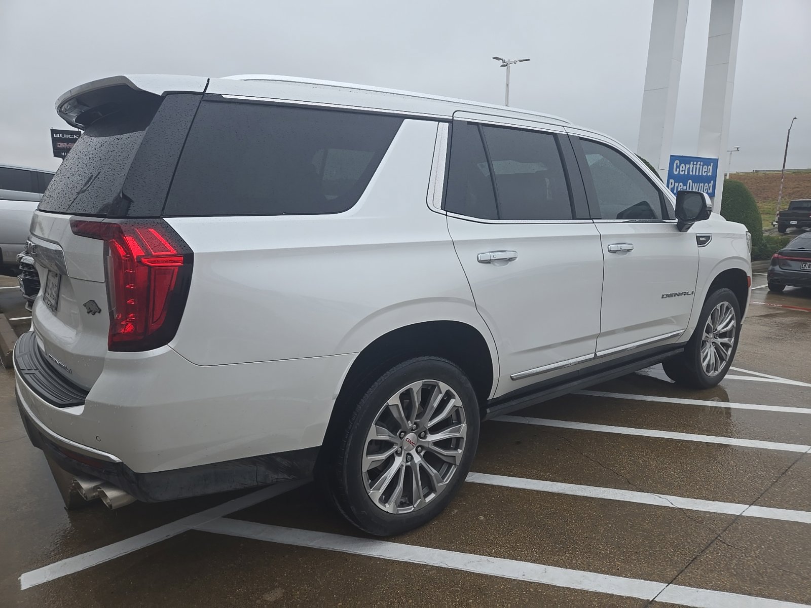 Used 2022 GMC Yukon Denali w/ Denali Ultimate Package AWD/4WD image 7