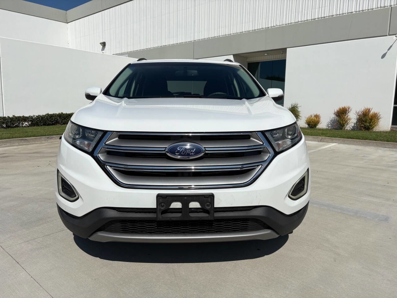 Used 2015 Ford Edge SEL image 2