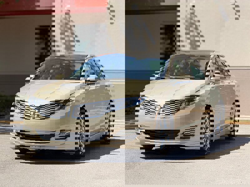 Used 2016 Lincoln MKZ Hybrid w/ Equipment Group 600A Reserve FWD image 2