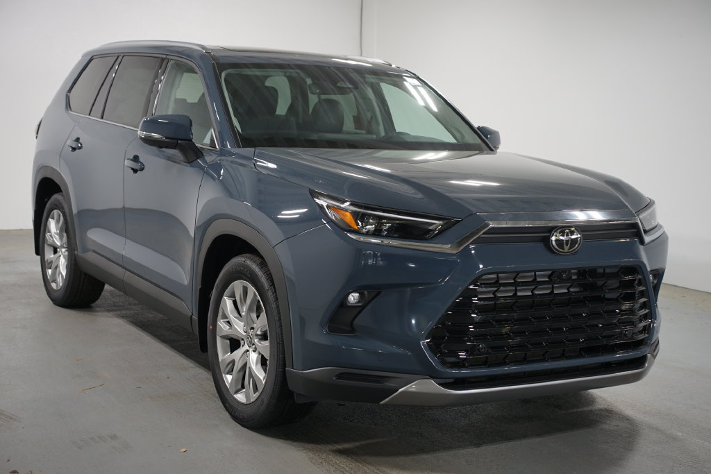 New 2026 Toyota Grand Highlander FWD image 3