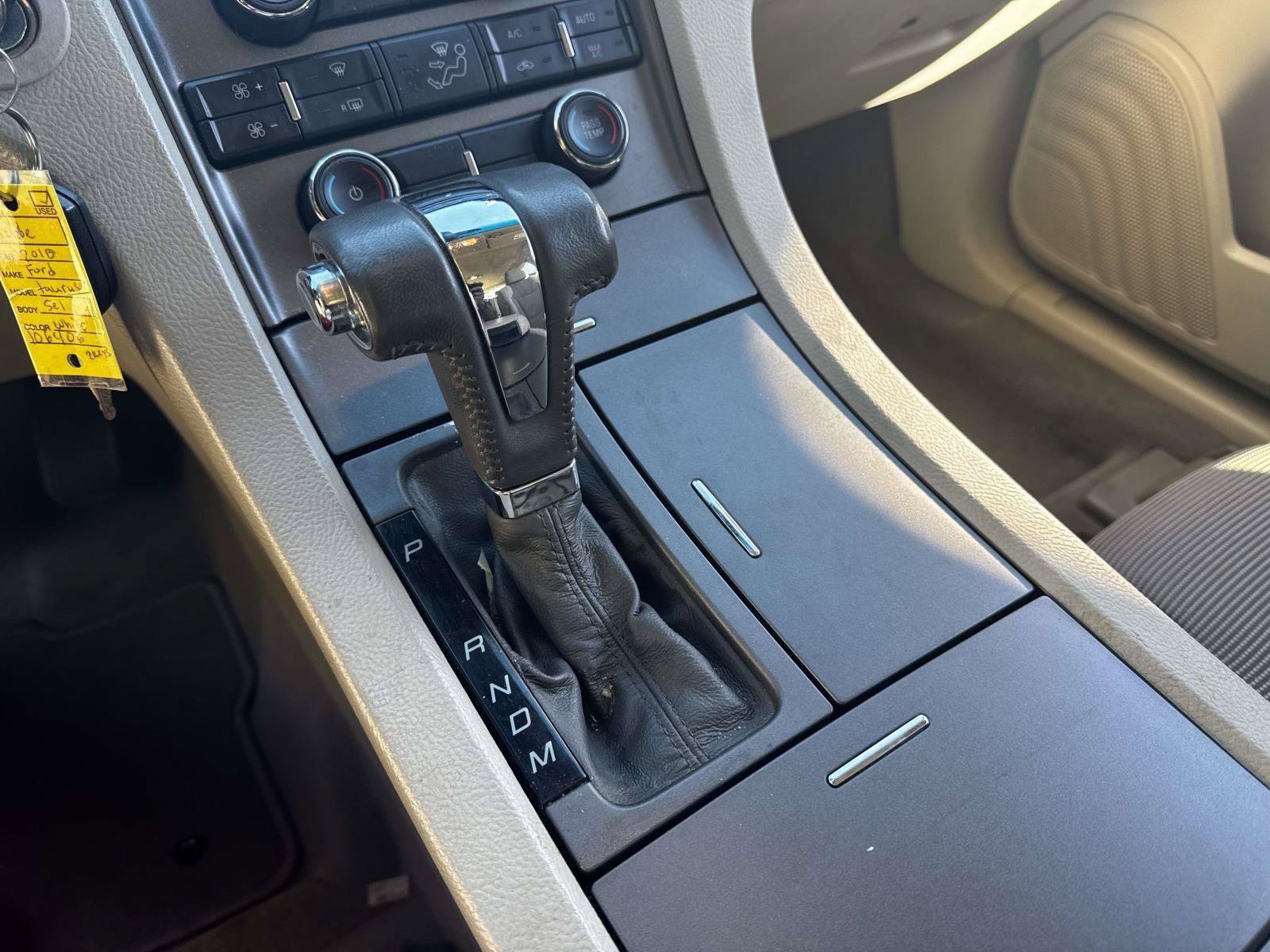 Used 2010 Ford Taurus SEL FWD image 24