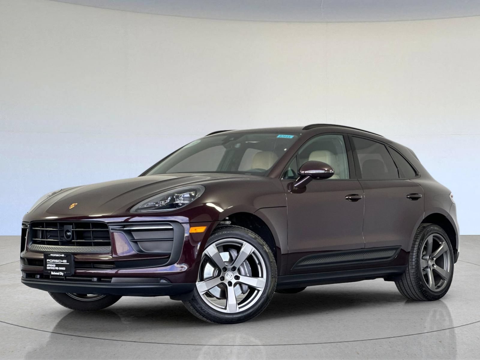 Certified 2026 Porsche Macan AWD/4WD image 1