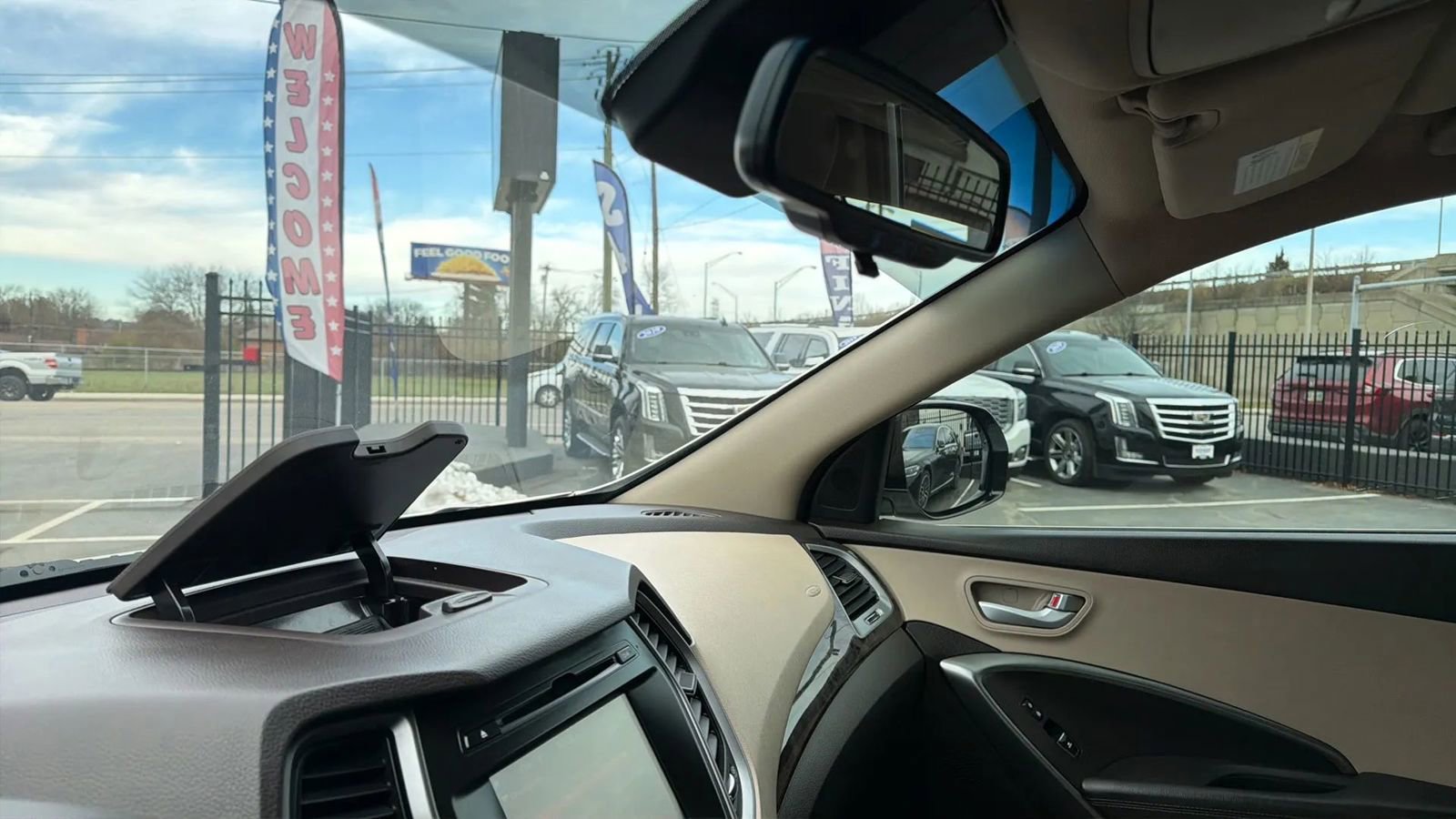 Used 2017 Hyundai Santa Fe SE image 31