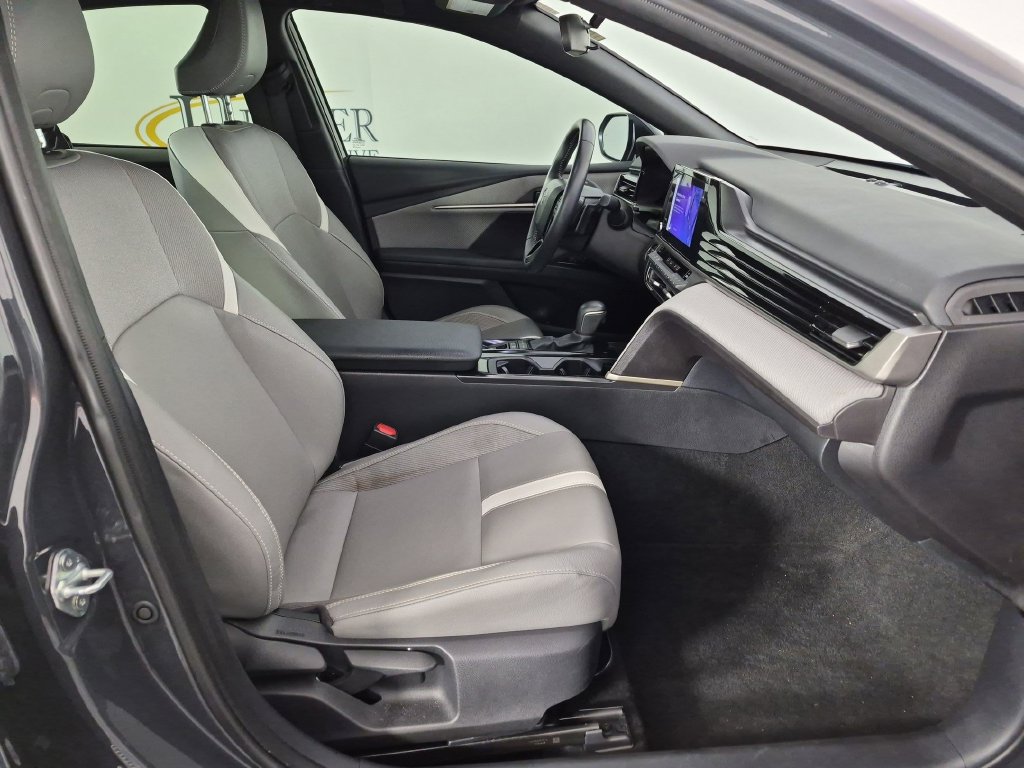 Used 2025 Toyota Camry SE FWD image 36