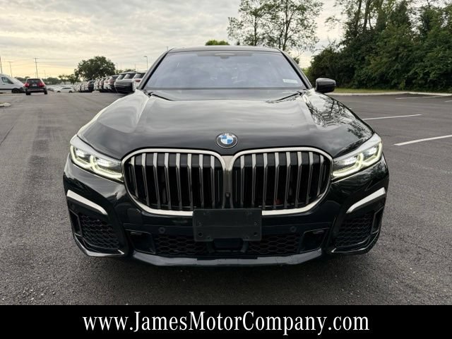 Used 2022 BMW M760i xDrive w/ Luxury Rear Seating Package AWD/4WD image 2