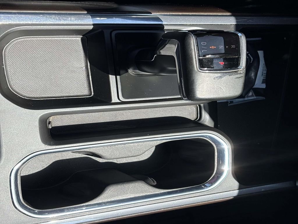 Used 2024 GMC Sierra 1500 SLT w/ SLT Premium Package AWD/4WD image 16