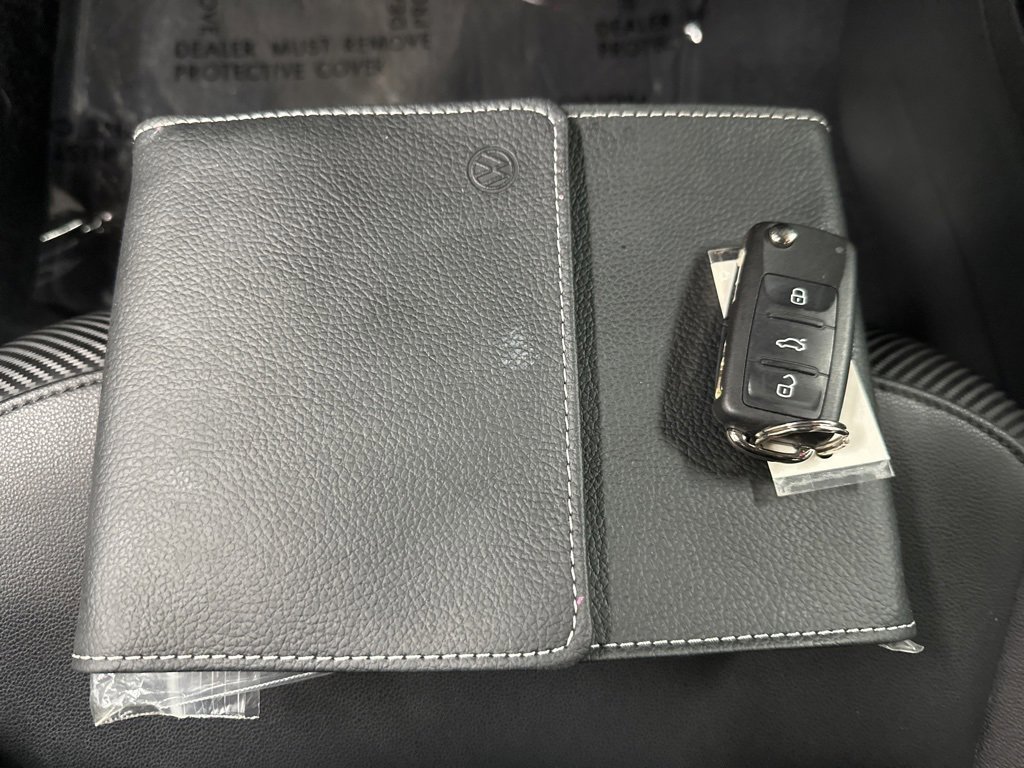 Used 2019 Volkswagen Beetle 2.0T SE image 36