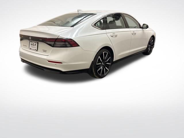 Used 2024 Honda Accord Touring image 5