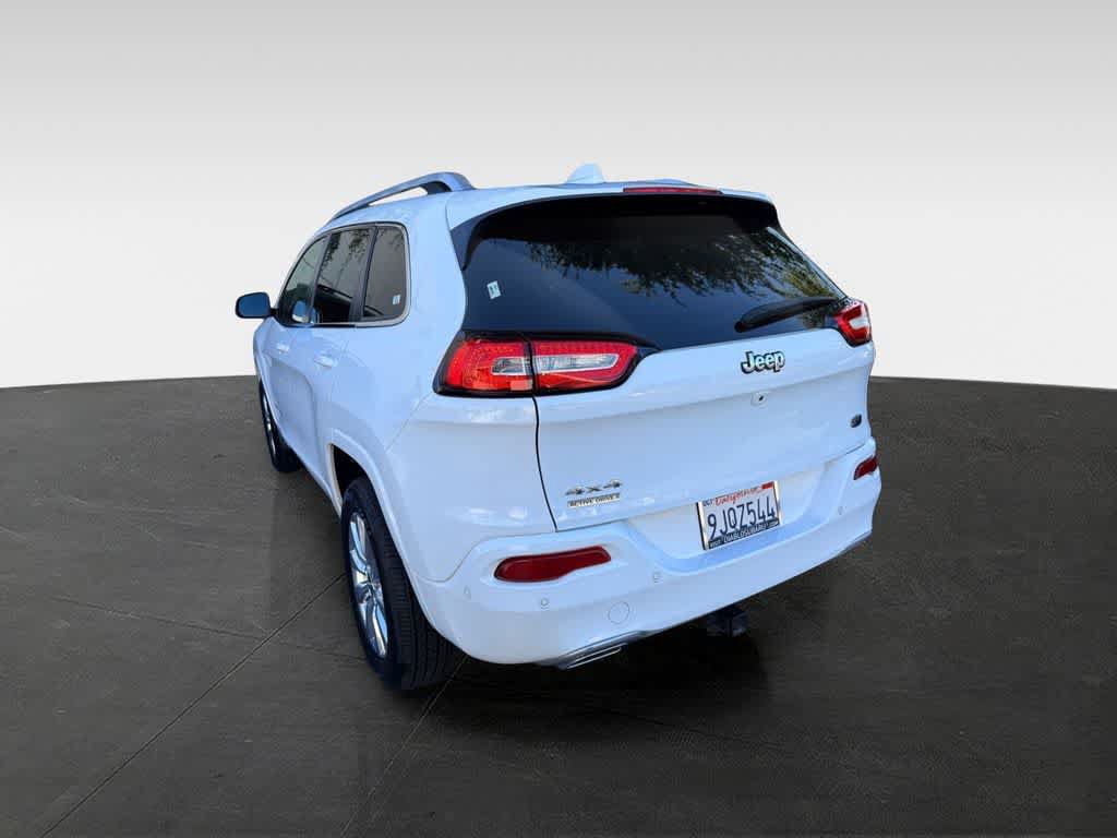 Used 2017 Jeep Cherokee Overland w/ Technology Group AWD/4WD image 4