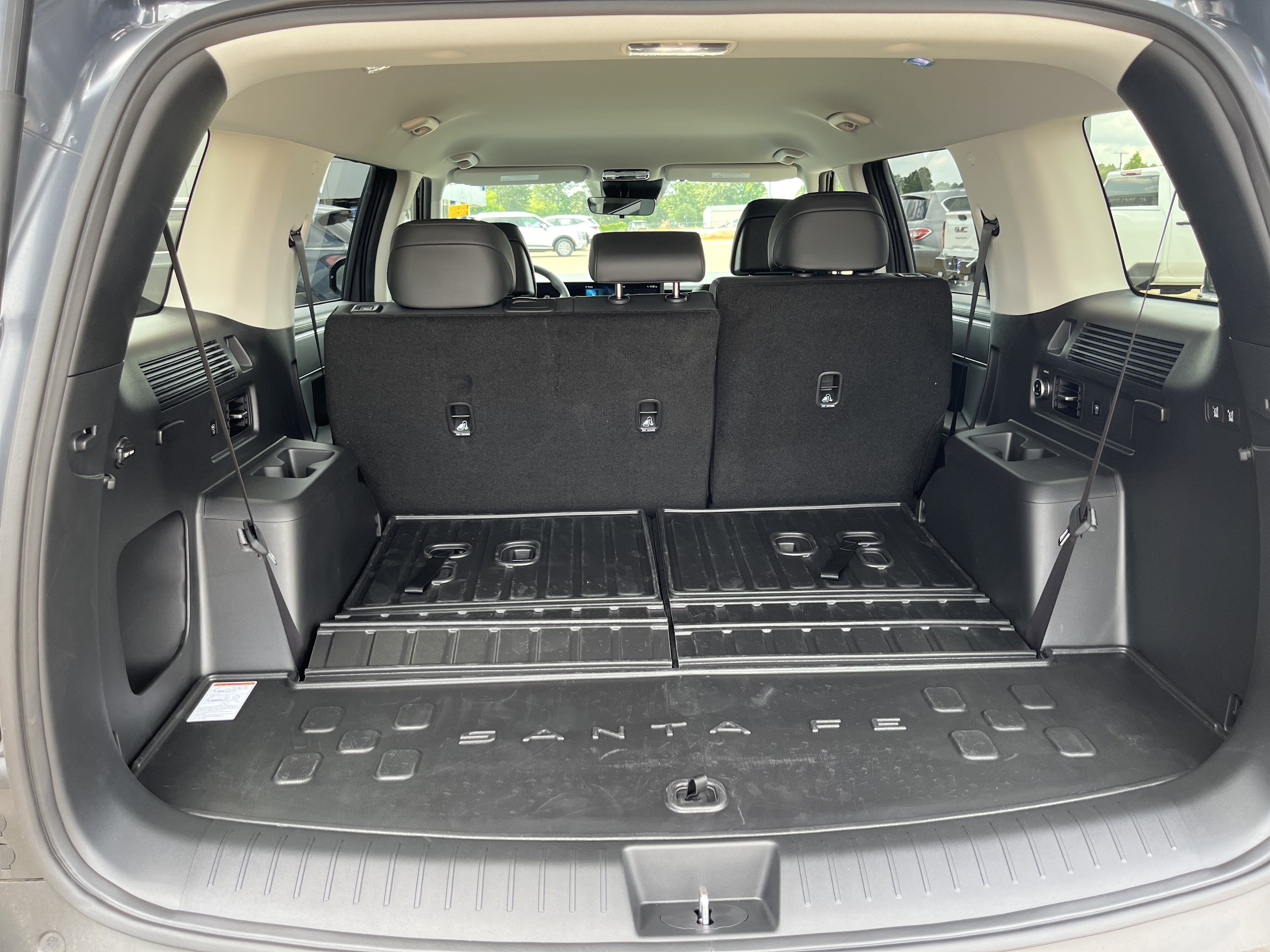 Used 2026 Hyundai Santa Fe SEL FWD image 14