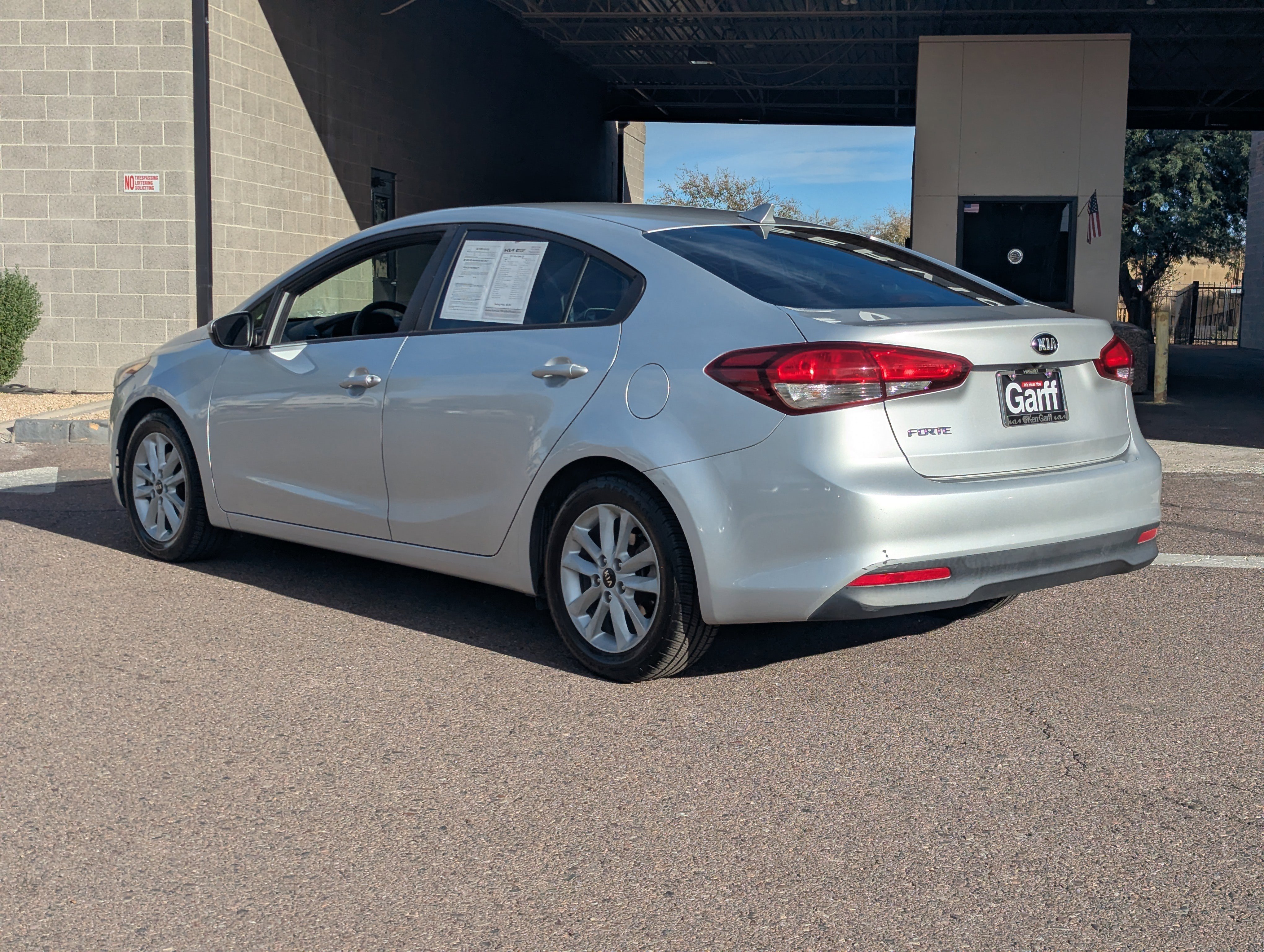 Used 2017 Kia Forte LX w/ LX Popular Package image 4
