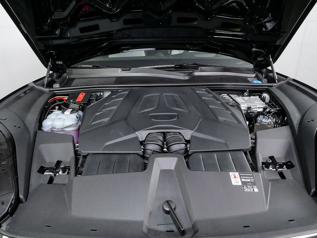 New 2026 Porsche Cayenne GTS image 38