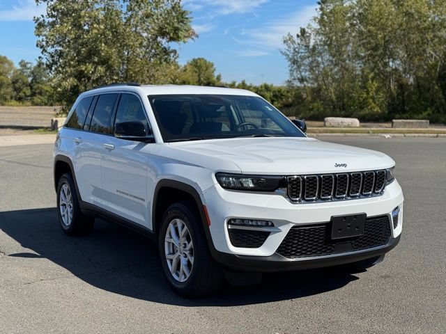 Used 2022 Jeep Grand Cherokee Limited AWD/4WD image 7