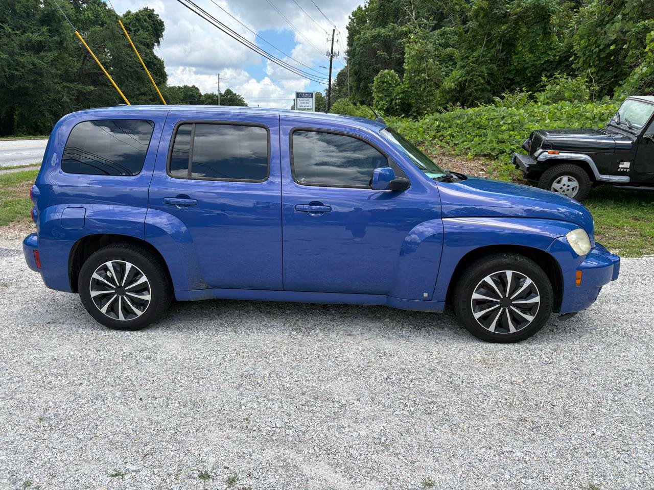 Used 2008 Chevrolet HHR LT w/ Enhanced Sound Package FWD image 2