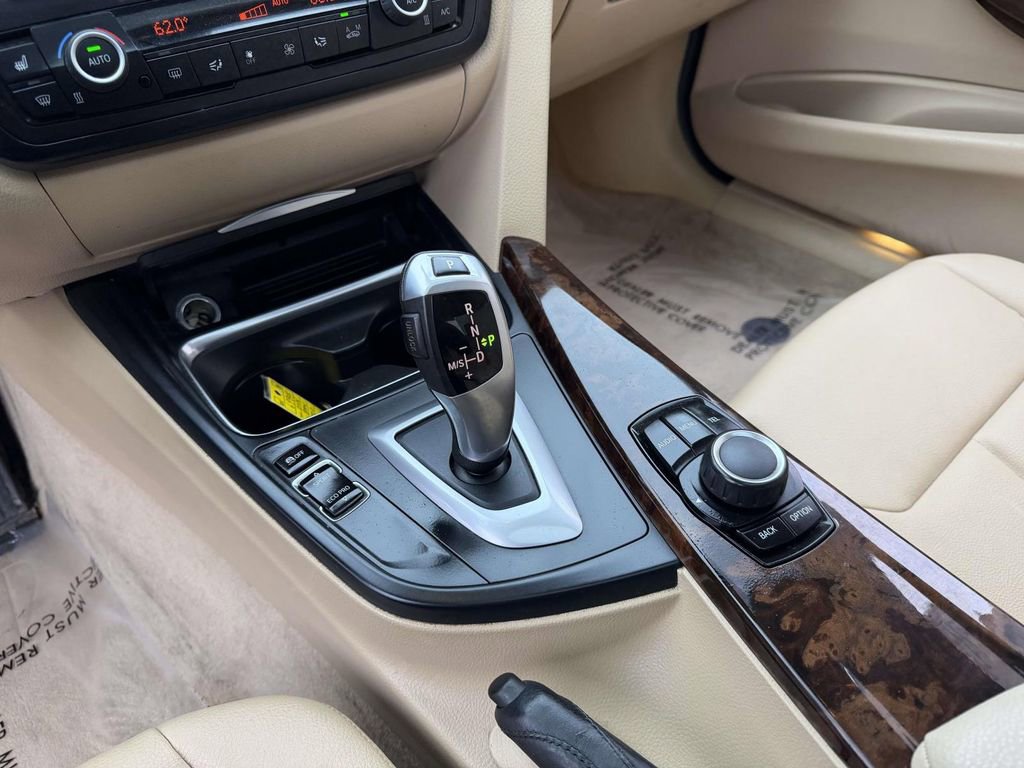 Used 2014 BMW 320i xDrive Sedan AWD/4WD image 30