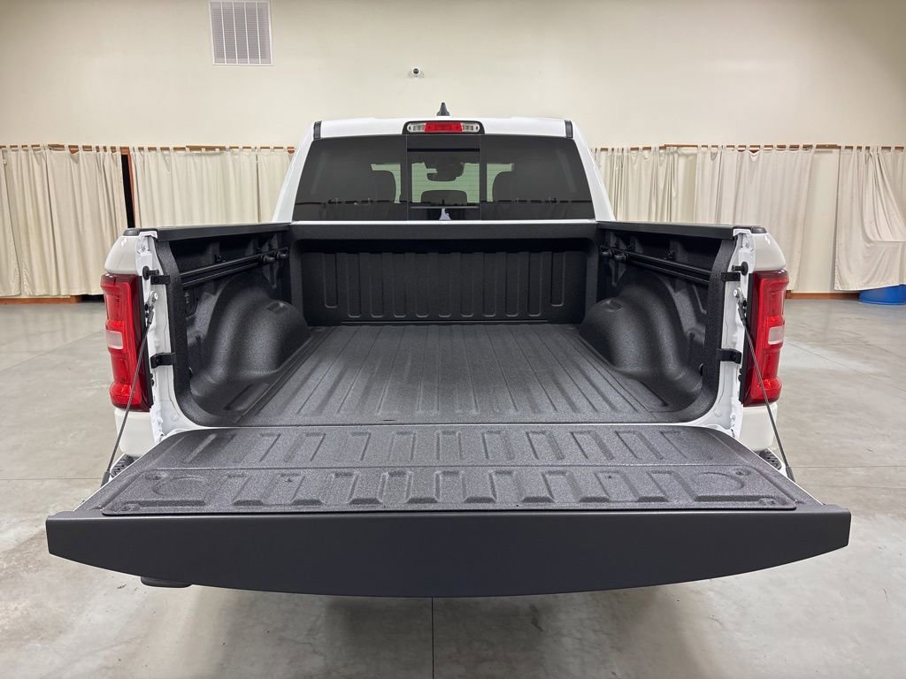 New 2026 RAM 1500 Laramie AWD/4WD image 9