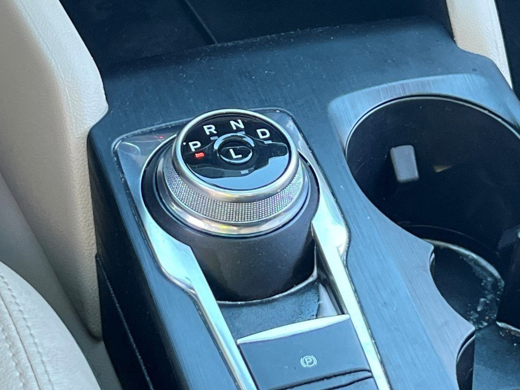 Used 2022 Ford Escape Titanium w/ Class II Trailer Tow Package image 22