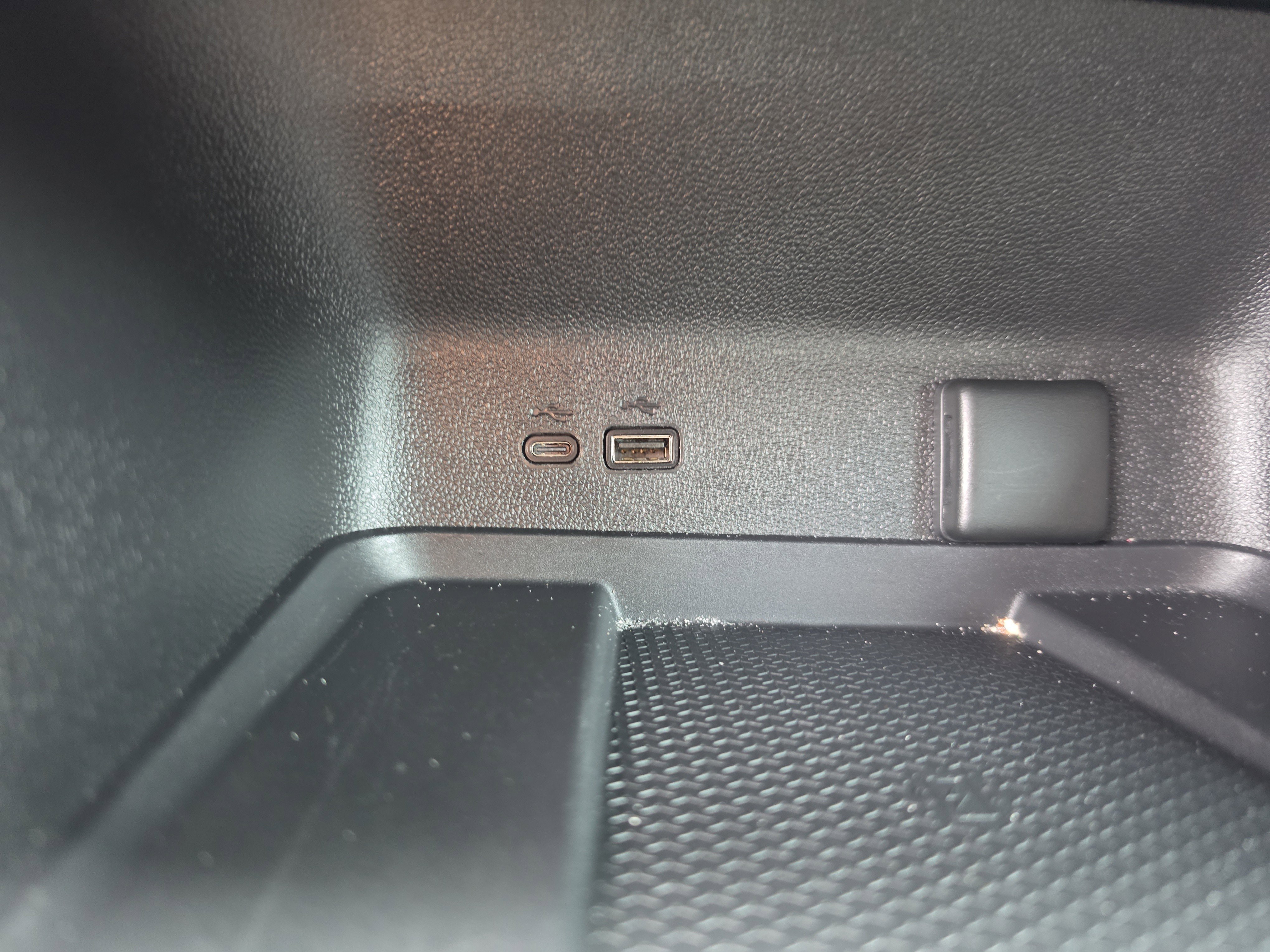 Certified 2026 Chevrolet Traverse LT FWD image 30