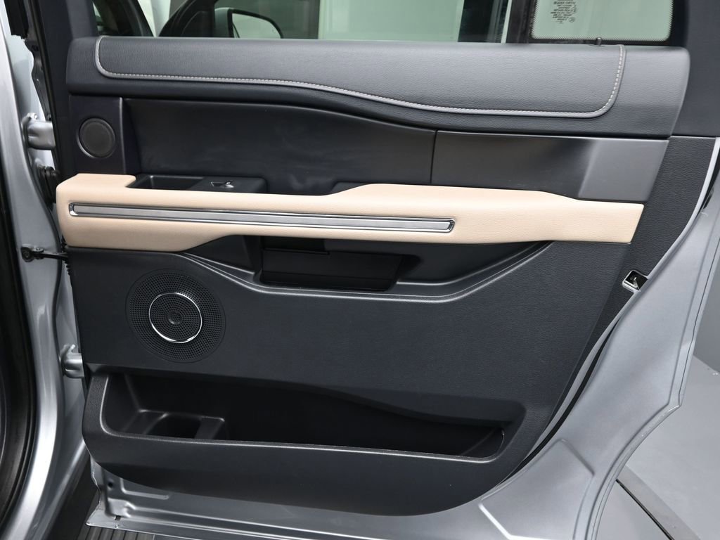 Used 2024 Ford Expedition Max Limited image 13