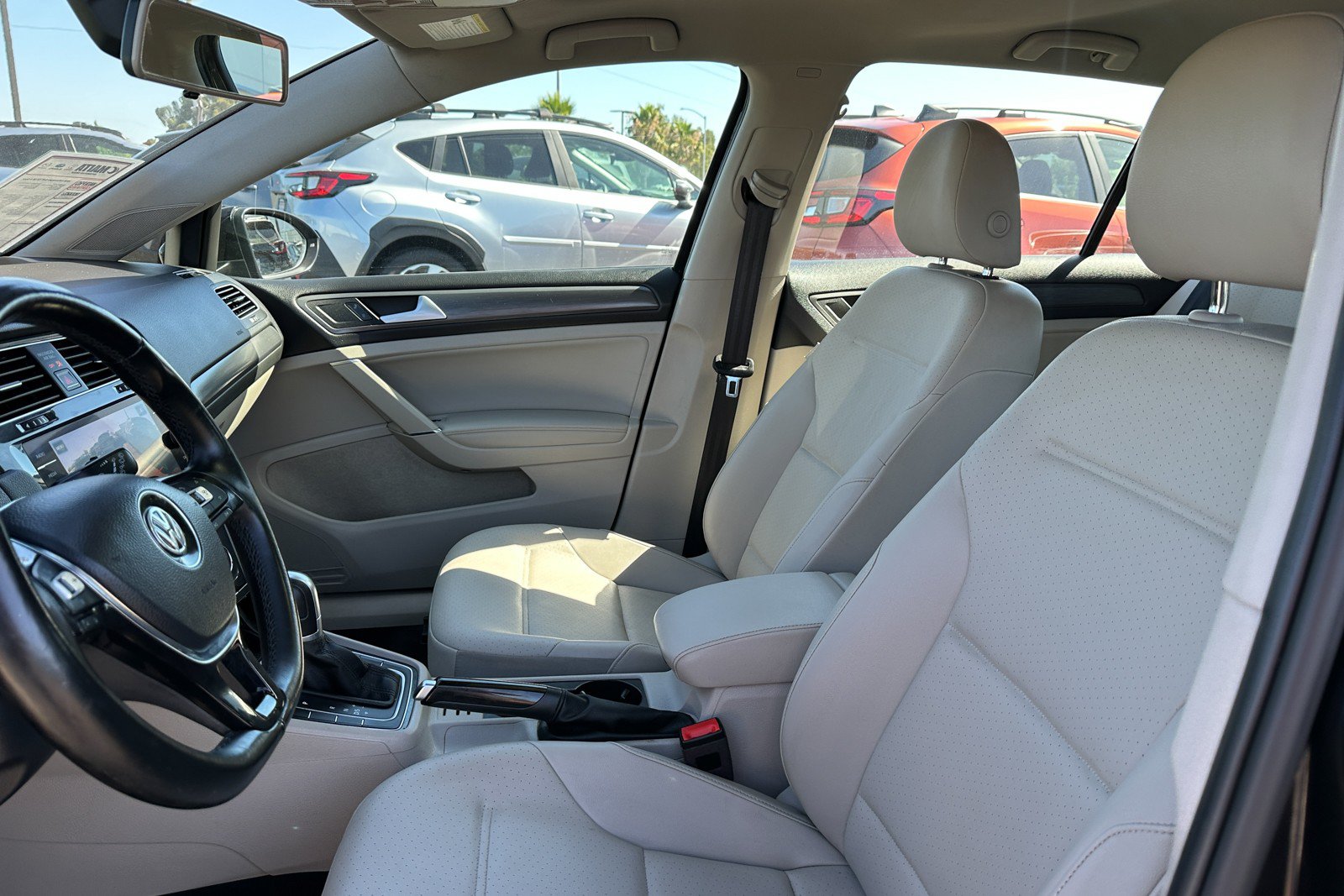 Used 2018 Volkswagen Golf SE FWD image 25