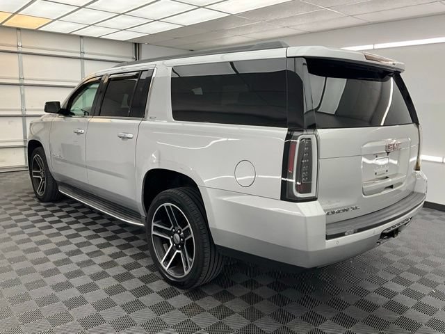 Used 2017 GMC Yukon XL SLT AWD/4WD image 18